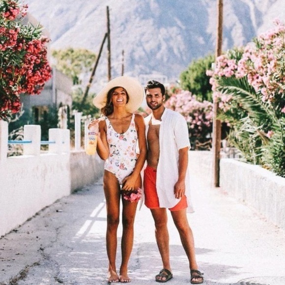 Floral one piece swimsuit. - Picture 3 of 6